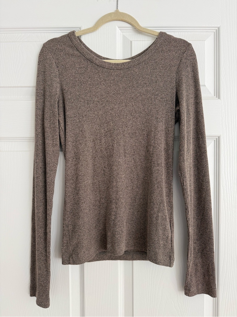 Agolde Maya scoop neck in taupe brown (L)